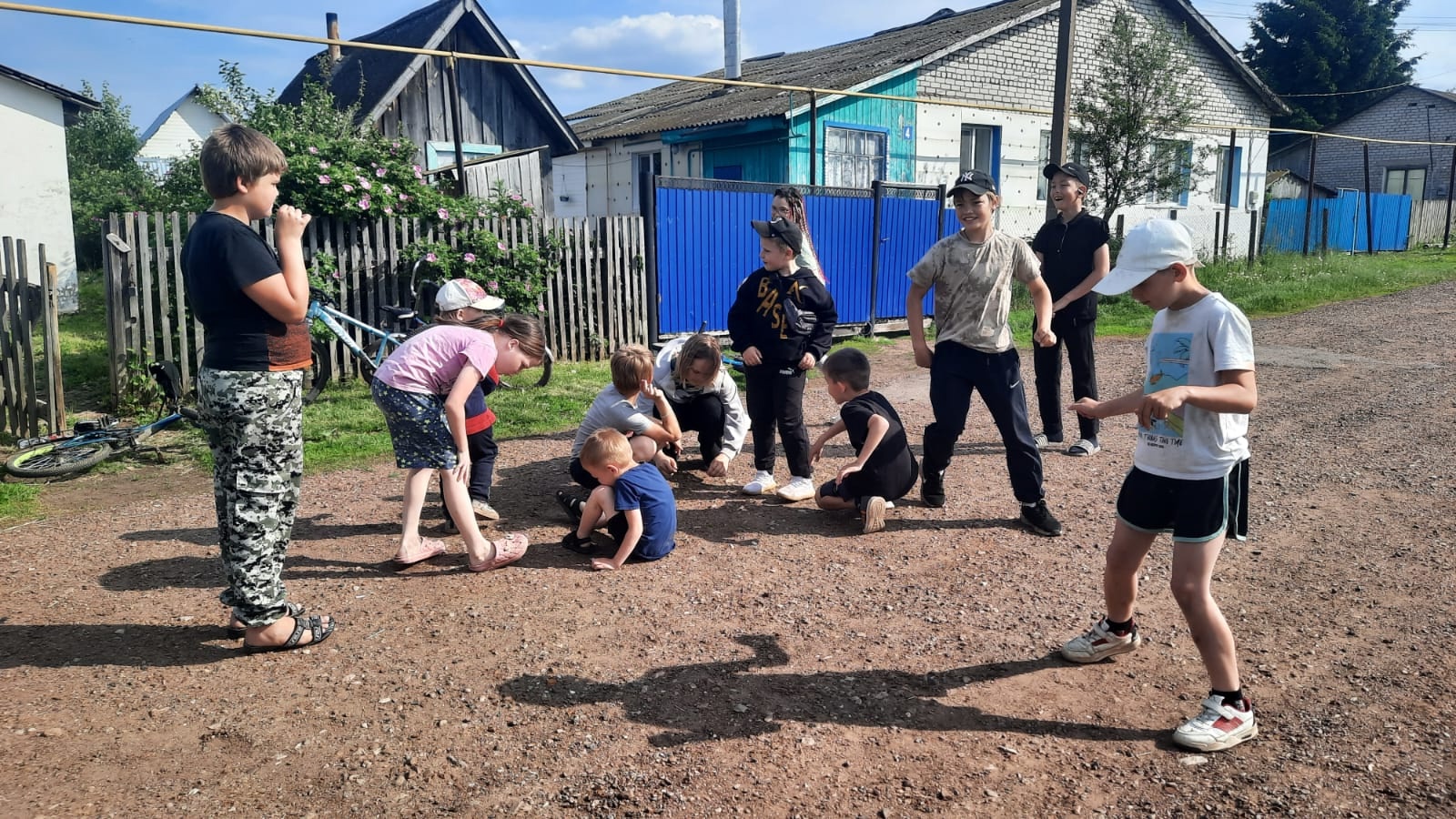 В библиотеке прошла игровая программа “Ах, эта дивная пора”